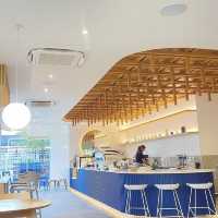 Curious cafe 