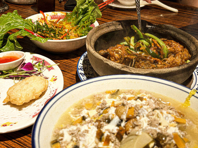 女人街食飯公司 Ladies Street Sik Faan Co.