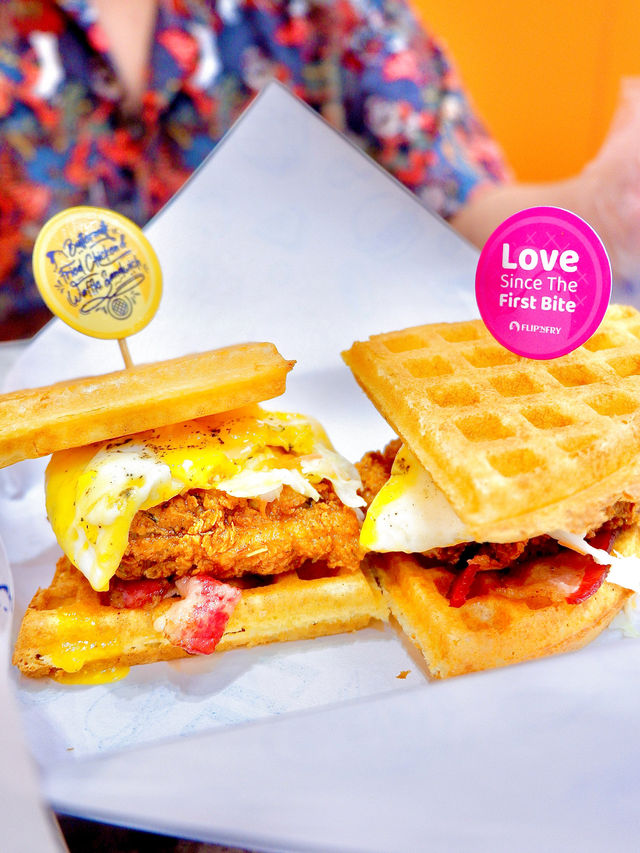 Trying #1 Waffle Sandwich In Town 🥪🇮🇩✨