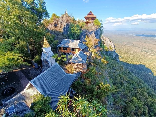วัดพระพุทธบาทสุทธาวาส จ.ลำปาง