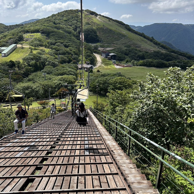 暑さも吹き飛ぶ避暑地！美味しい食事を楽しんだ後はロープウェイで標高1180mの世界へ