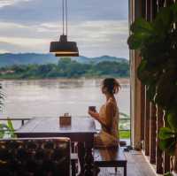 แช่อ่างชมวิวแม่น้ำโขงในที่พักเชียงคาน สุเนต์ตา 