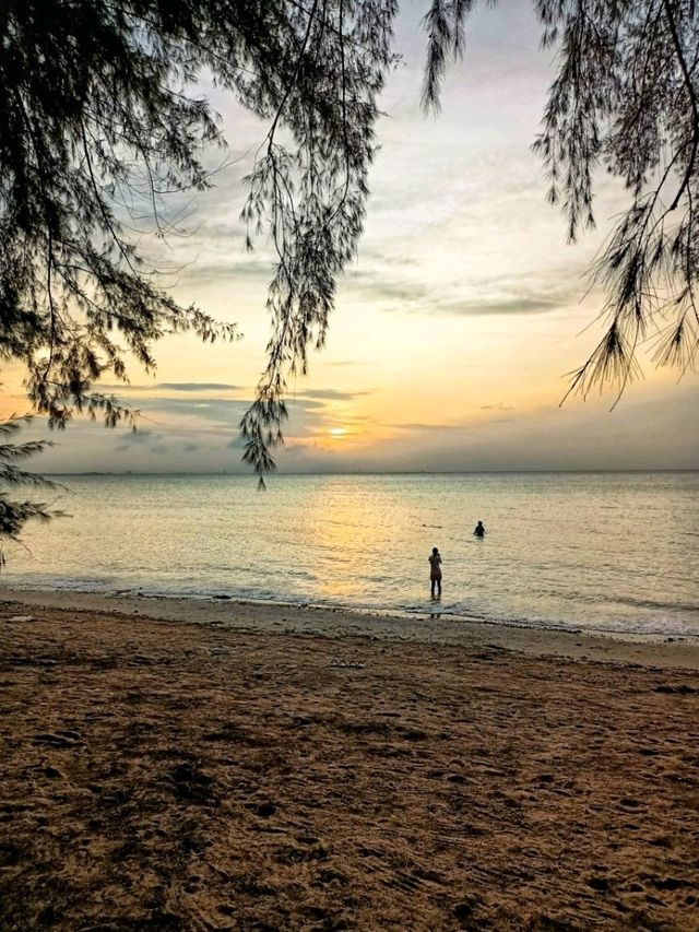 จุดชมพระอาทิตย์ขึ้นชายหาดสัตหีบ