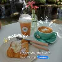 จะดื่มกาแฟ จะทานอาหาร ก็มา T(h)ree Mountain Cafe'
