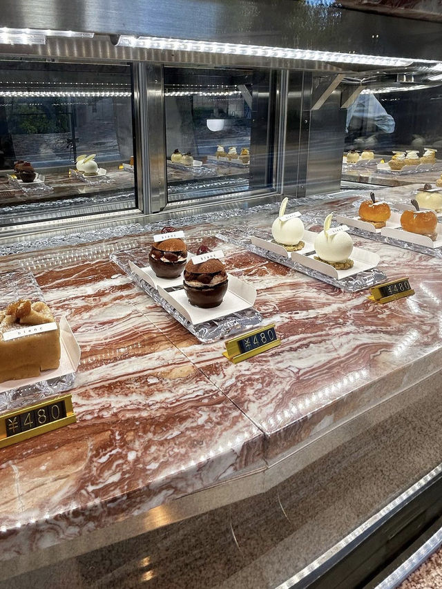 【福岡カフェ】窓からの日差しが明るい浄水通りのお洒落カフェ✨️
