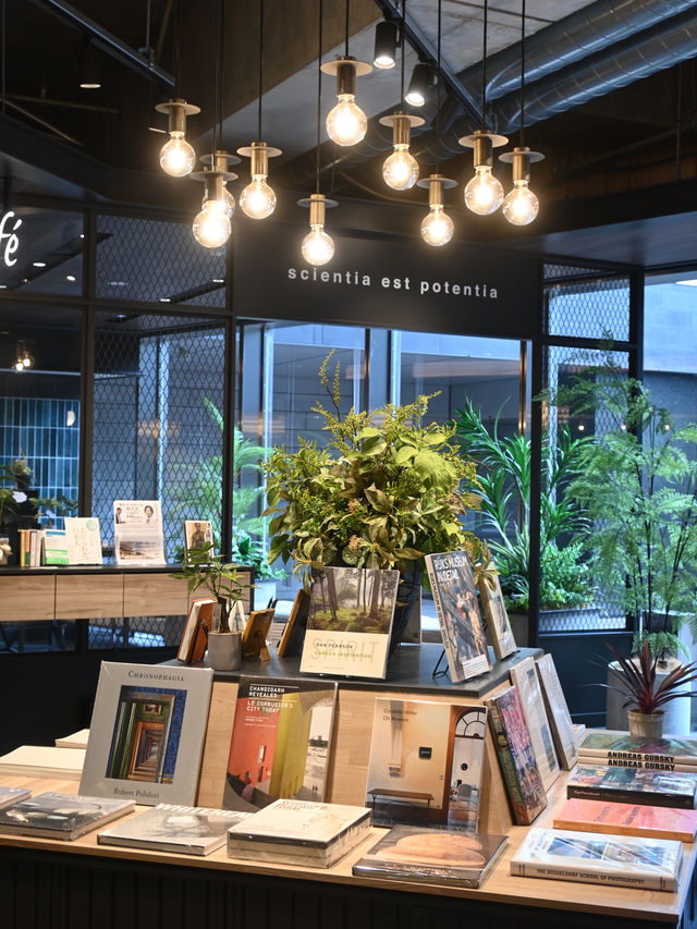 【関内駅前】おしゃれなブックカフェ📚☕️✨