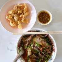 ก๋วยเตี๋ยวเฮียตี๋น้อย เนินมะกอก