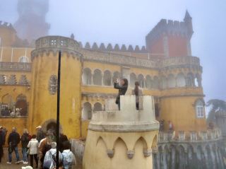 Portugal 🇵🇹 Lisbon | Pena Palace, originally colorful, turned into mist?