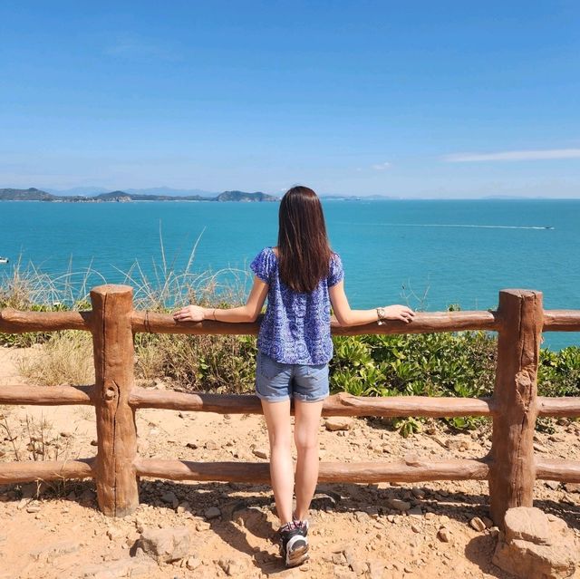 探索深圳南澳的一天：美人魚拍攝地與懸崖海景餐廳的美食之旅