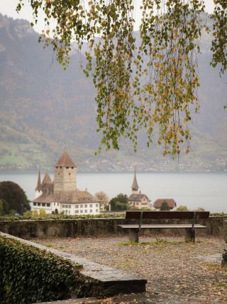 瑞士🇨🇭｜斯皮茲（Spiez）與奧希根湖（Oeschinensee）的完美一日遊