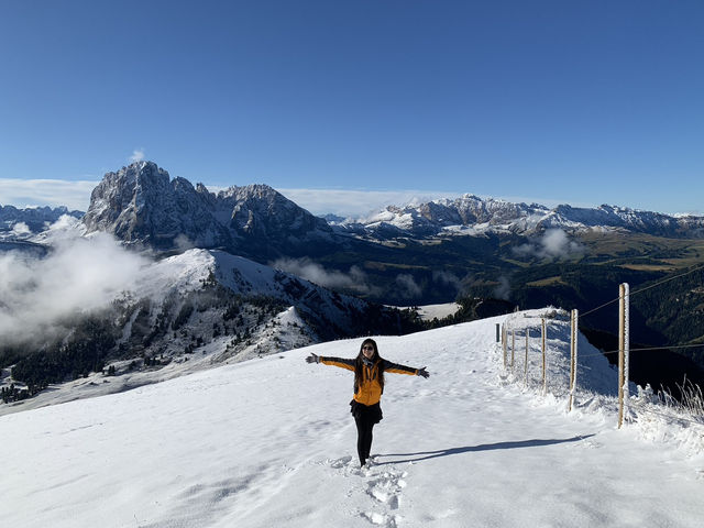 A Snowy Surprise at Seceda: Autumn Bliss in the Dolomites 