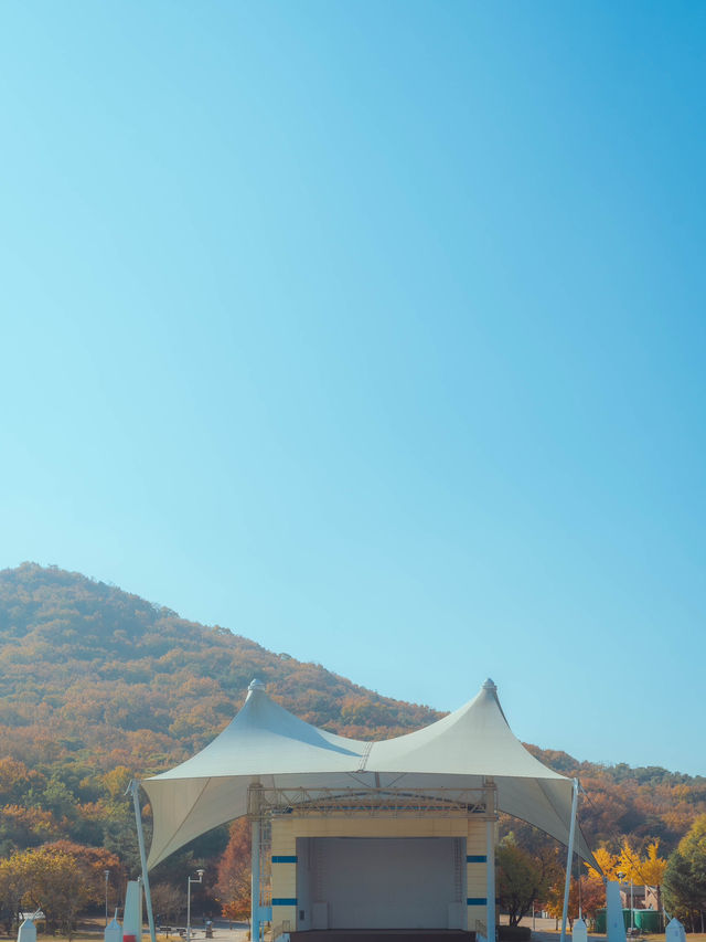 한국의 미니미한 네덜란드 풍경이 있는“인천대공원 동문”