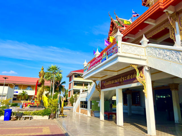 สักการะท้าวเวสสุวรรณที่วัดราษฎร์ศรัทธา(ท้ายดอน)