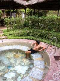 แช่น้ำร้อนสุดฟิน ที่บ่อน้ำร้อนธาริน ระนอง