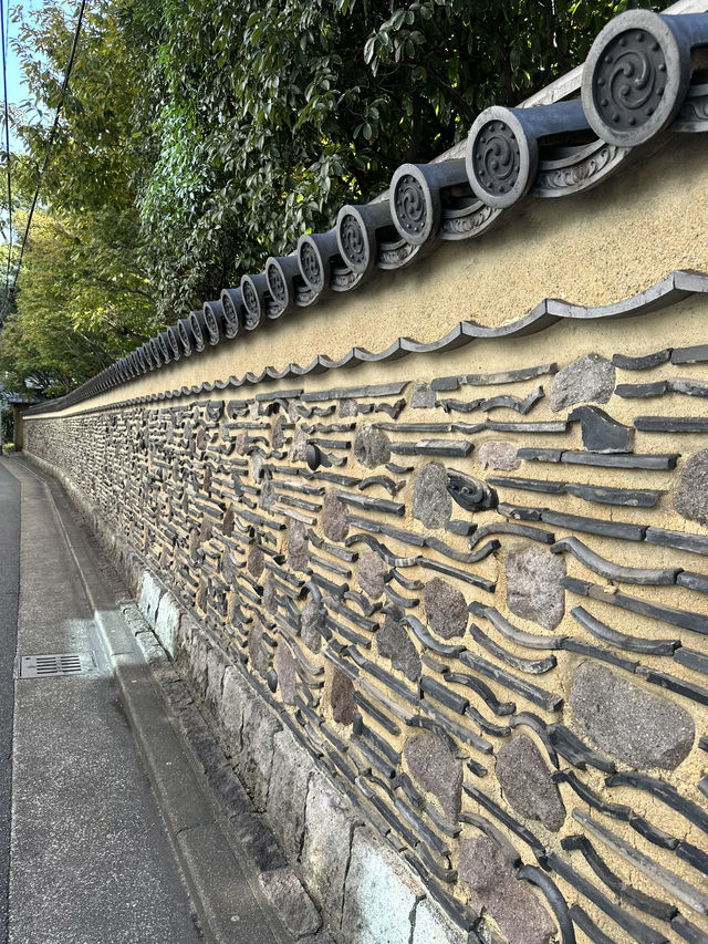 駅からほど近いオフィス街にある日本庭園