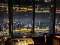 看東方明珠塔的最佳位置~~“Flair Rooftop Bar”在58樓近距離看東方明珠