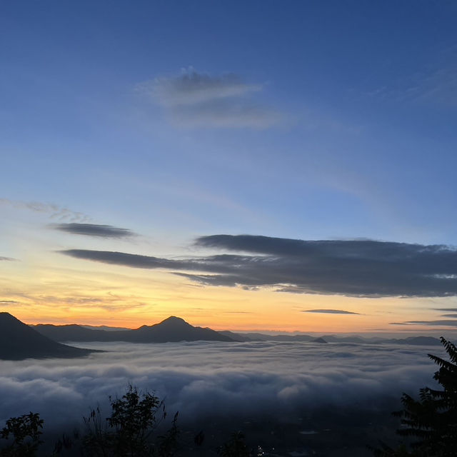 Morning Sea of Mist at Phu Thok
