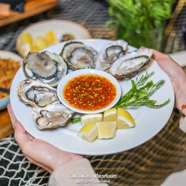 บุฟเฟ่ต์แถมกุ้งมังกร 2 ตัว