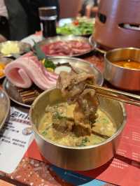 誰能把得住這碗特製麻醬烤肉