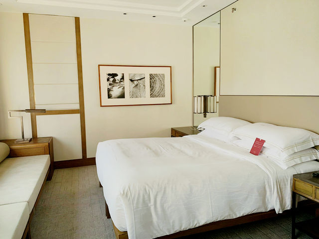 Conrad Centennial Singapore: Luxury in the Heart of Marina Bay