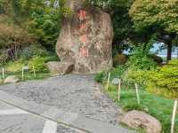 A must-visit place in Hangzhou is West Lake!