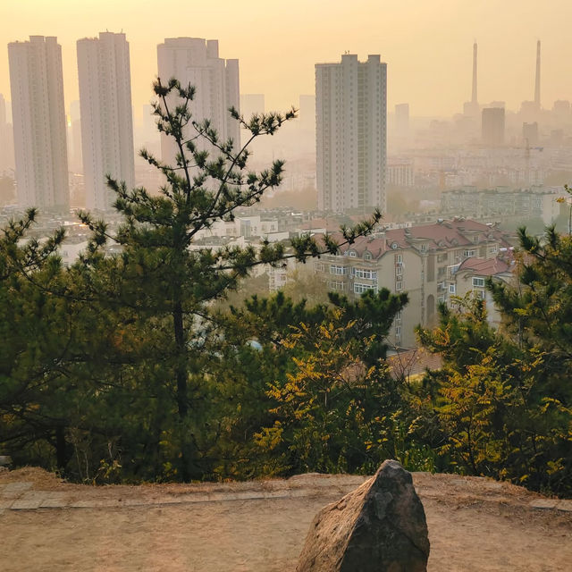 景山公園：在“城市綠肺裡深呼吸” 🌳💨