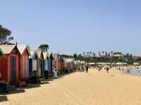 色彩斑斕的夢幻之地：Brighton Bathing Boxes 🌈🏖️
