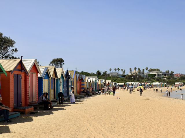 色彩斑斕的夢幻之地：Brighton Bathing Boxes 🌈🏖️