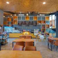 ที่เช็คอินเมืองกาญฯ 🐶 Aura Cafe and The Gang 