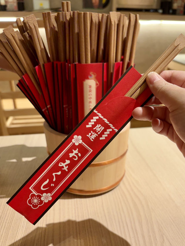 【京都・河原町】旬の海鮮料理と本格炉端焼きを楽しめる「炭と海鮮と串焼きと肴 とっとっと 四条河原町店」