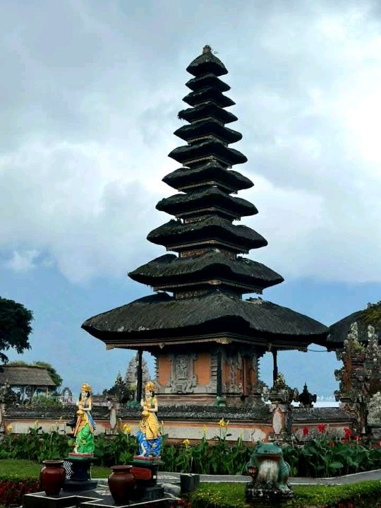 ชมวัดสวยริมทะเลสเาบ Pura Bratan✨️
