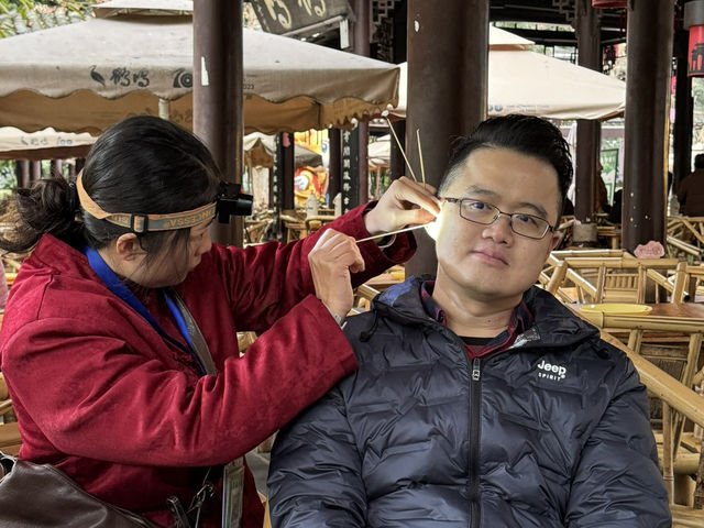 A Taste of Chengdu's Leisure Culture at People's Park