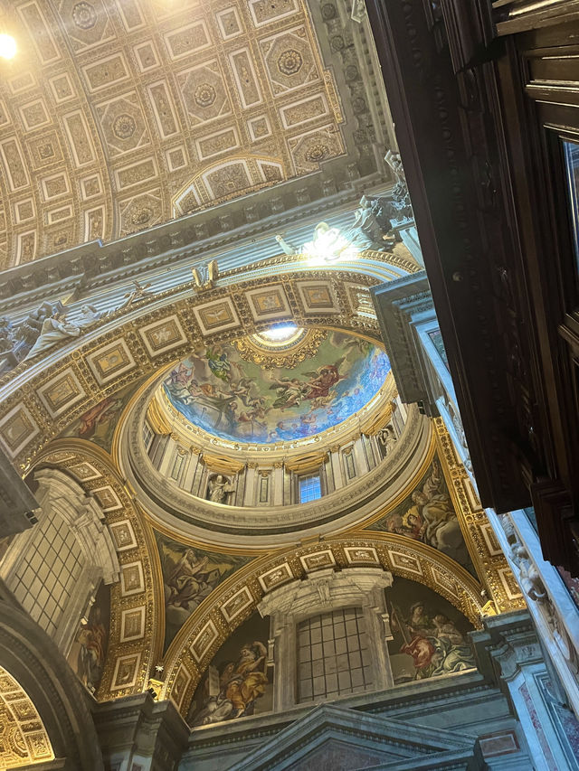 【⛪️ 世界最大級の大聖堂！サンピエトロ大聖堂の壮麗な魅力と旅行のポイント✨🇻🇦】