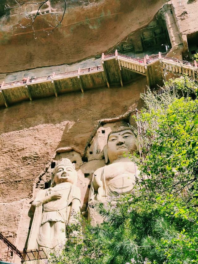 中國甘肅天水著名旅遊景點麥積山石窟旅行攻略，適合打卡拍照📸