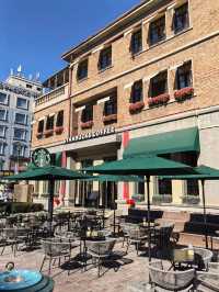 From Tianjin to Tuscany : Falling in Love withbItaluan Town 