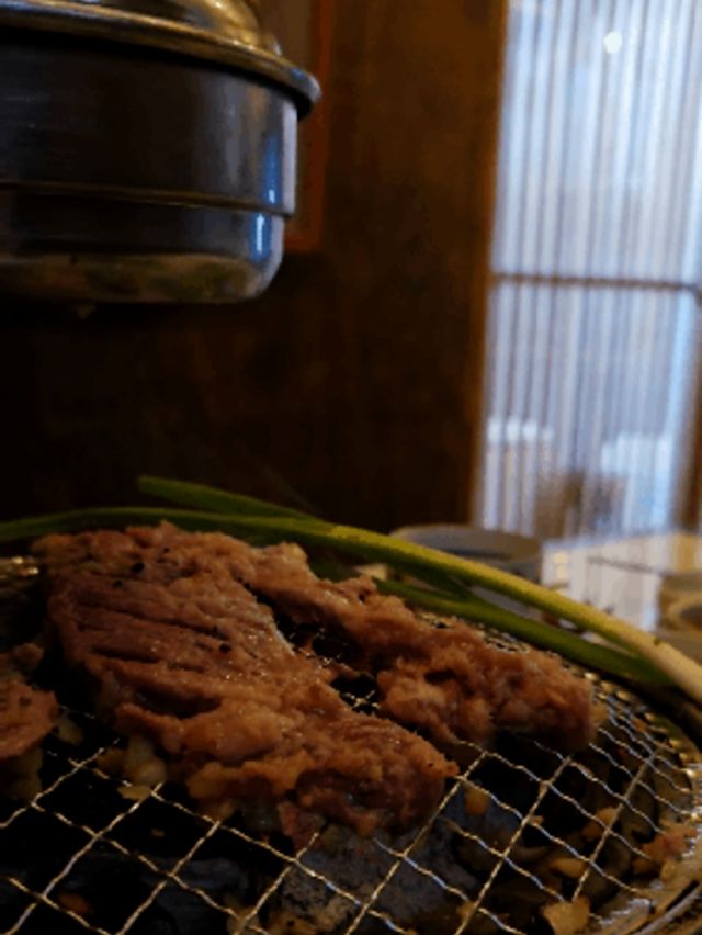 데이트하기 좋은 용리단길 고기 맛집 '홍홍'