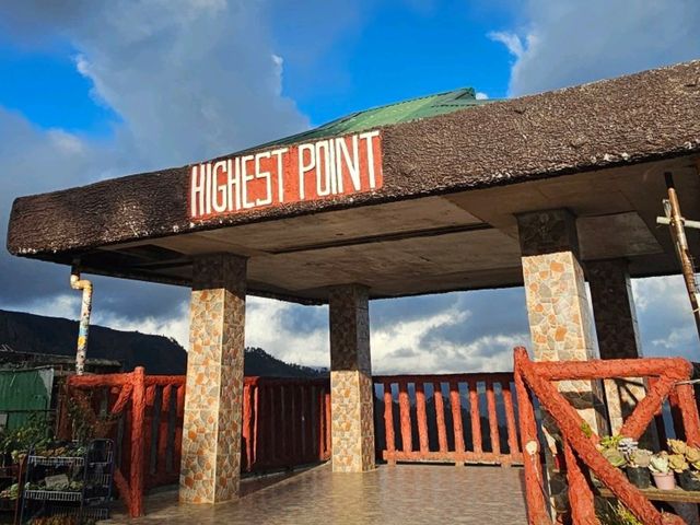 Rise to New Heights at Mount Olis: Soaring 7,900 Feet Above Sea Level!