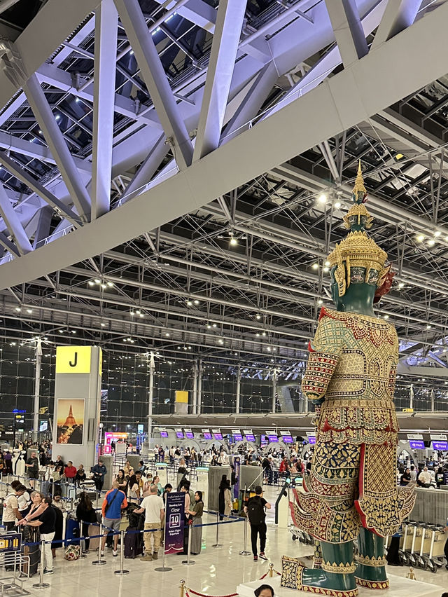 รีวิวสนามบิน “ท่าอากาศยานสุวรรณภูมิ”