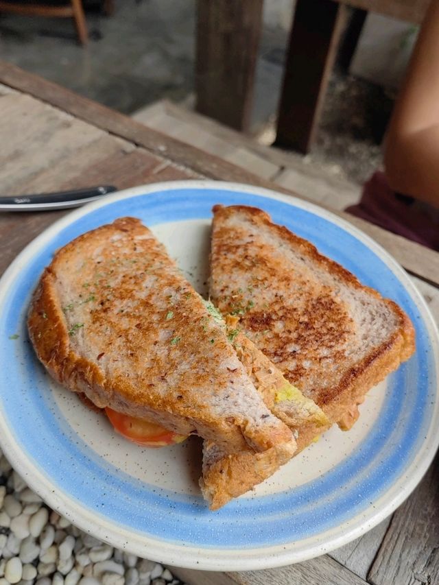 Zohng breakfast cafe & hostel