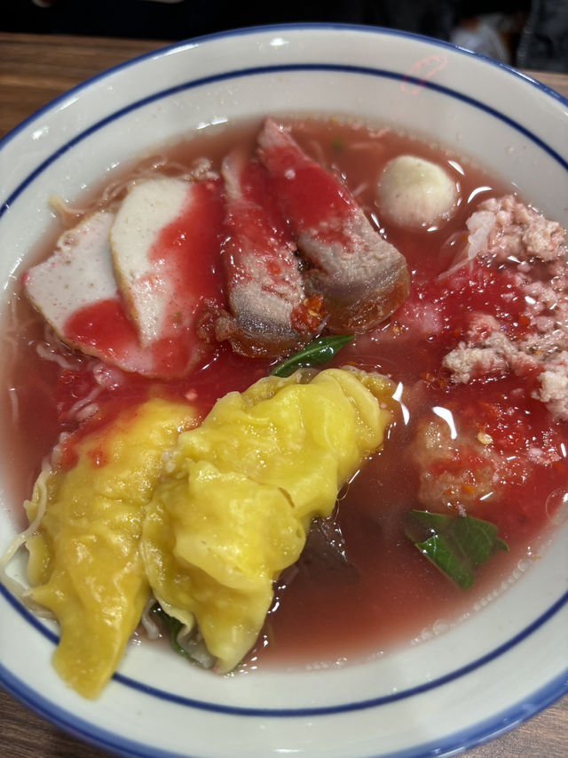 “บ้านเกี๊ยว” ก๋วยเตี๋ยวฮ่องกงร้านดังเมืองชลบุรี 