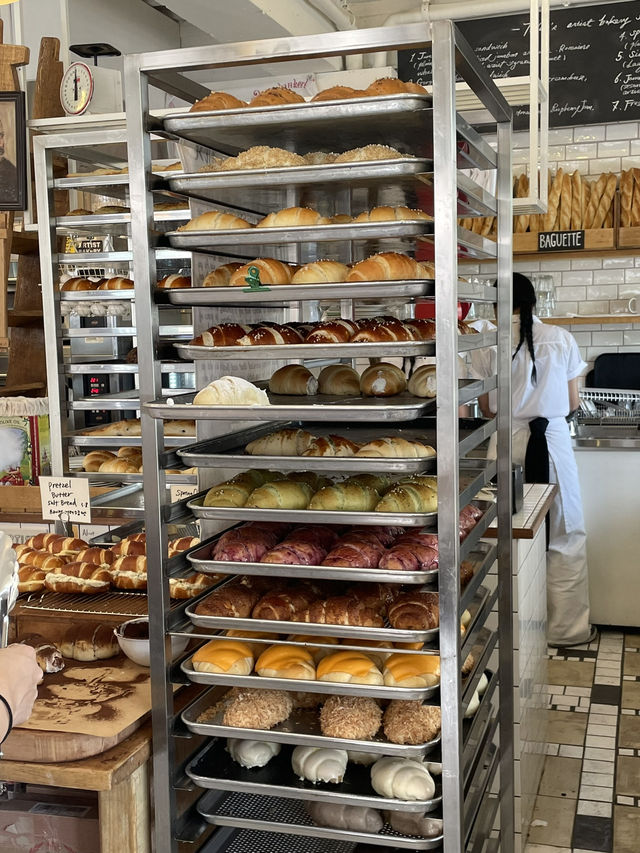🇰🇷ソウル📍安国駅すぐ！大人気ベーカリーカフェ🥖「ARTIST BAKERY」✨