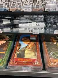 พาช้อปของที่ระลึกงาน ผ่าพิภพไททัน