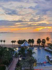 พักผ่อนวันหยุดอย่างมีความสุขที่ Movenpick pattaya 