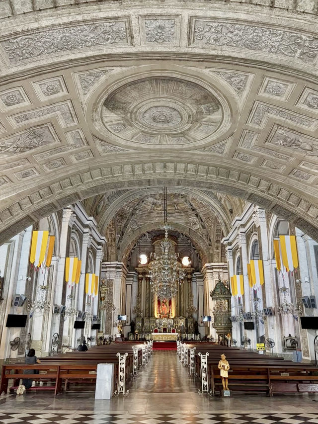 A Calm Day in Manila – Cobblestone Streets & Cathedral Quiet