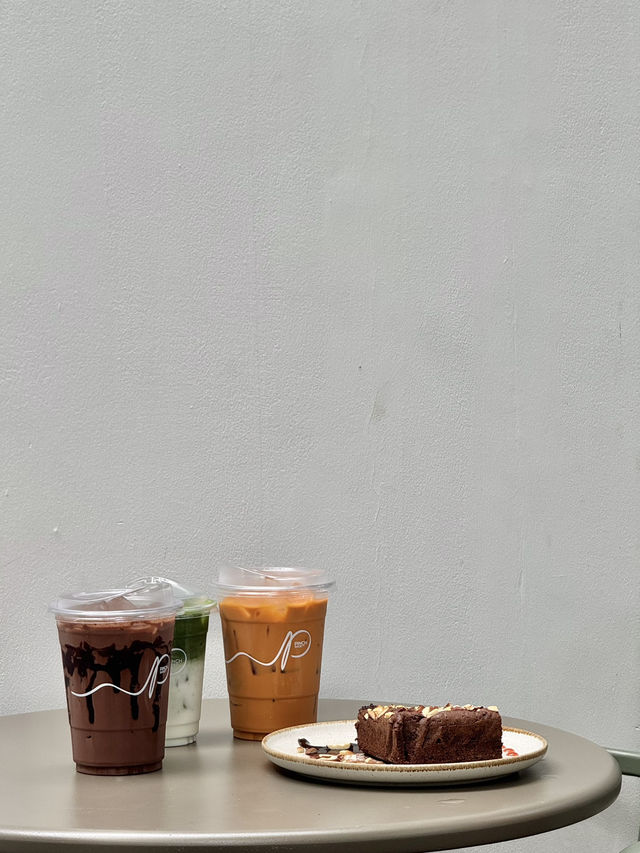 คาเฟ่ Pinch Society  ☕️