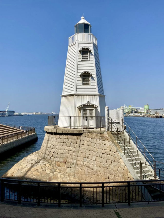 A Slow Stroll Through Sakai – Roses, Sea Breeze & Local Charm