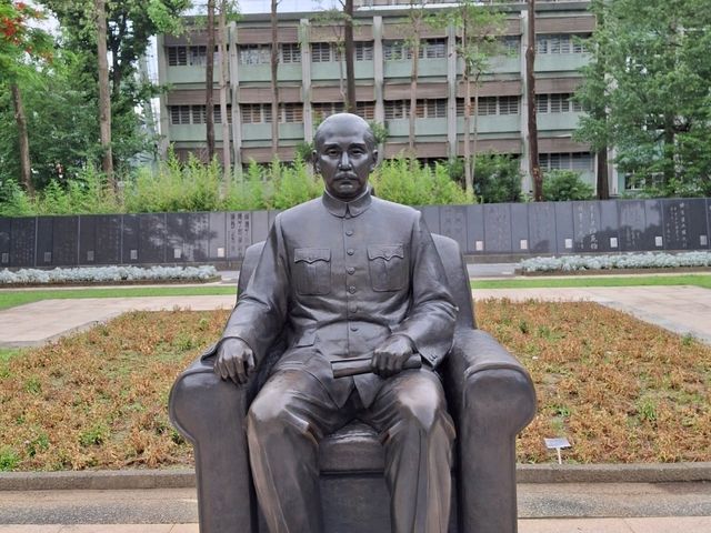 Visit the historic Sun Yat-sen Memorial Hall in Taipei, Taiwan