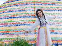 Timeless Beauty in Lijiang: A Tibetan Costume Photoshoot Amidst the Grasslands