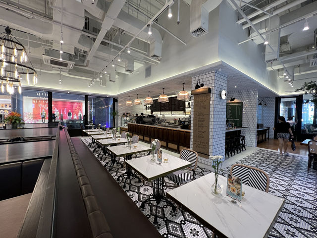 Toby's Estate Grand Batam: Where Great Coffee Meets Chic Comfort