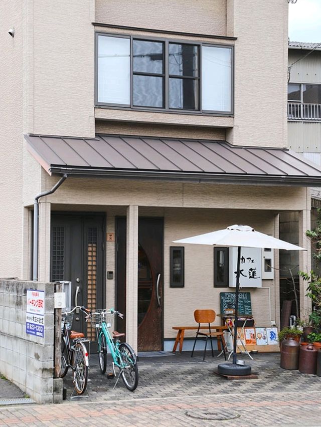 [🇯🇵福山] 猫好き必見！「カフェ水蓮」で癒しのひとときを 